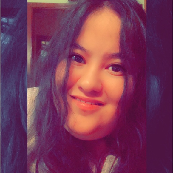 Meet your Posher, Charmaine - Picture 3 of 3